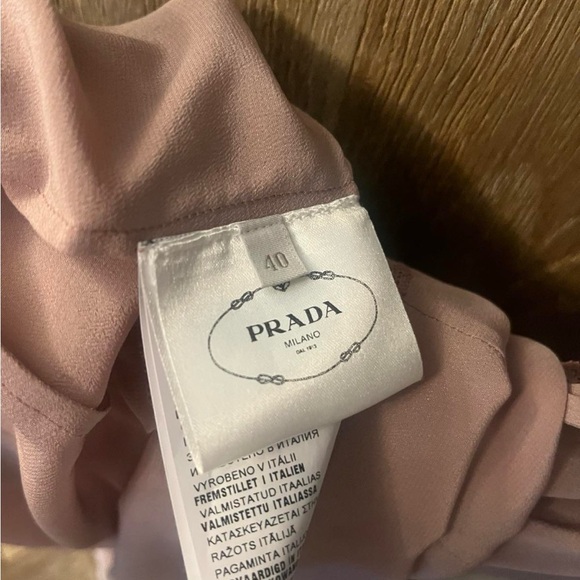 Prada - Picture 6 of 15